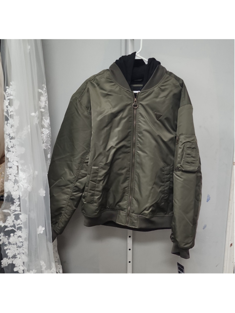 GUESS Hooded Bomber Jacket Olive Logo Zipper Accents Men's Size L Casual Short